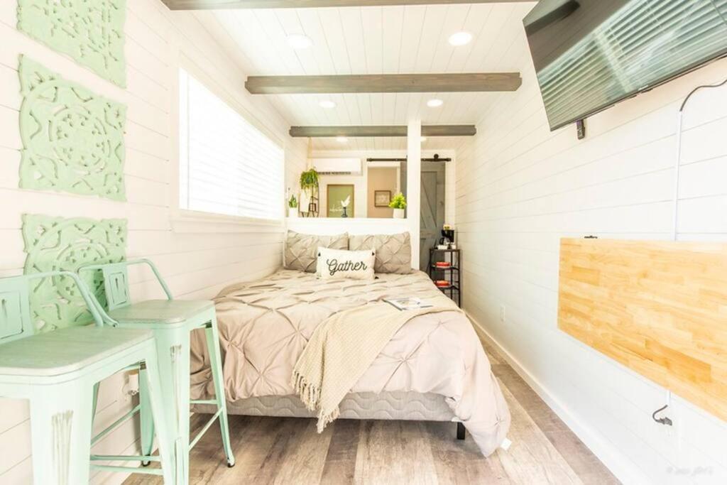 The Container Retreat @ 290 Wine Trail #10 Welcome Friends! Hye Екстериор снимка