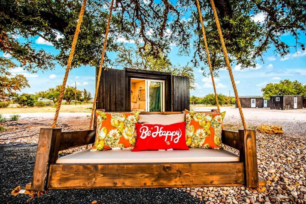 The Container Retreat @ 290 Wine Trail #10 Welcome Friends! Hye Екстериор снимка