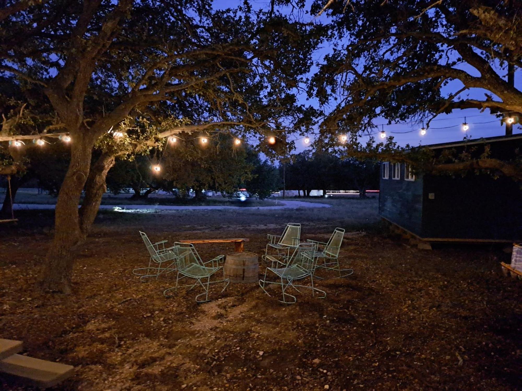 The Container Retreat @ 290 Wine Trail #10 Welcome Friends! Hye Екстериор снимка